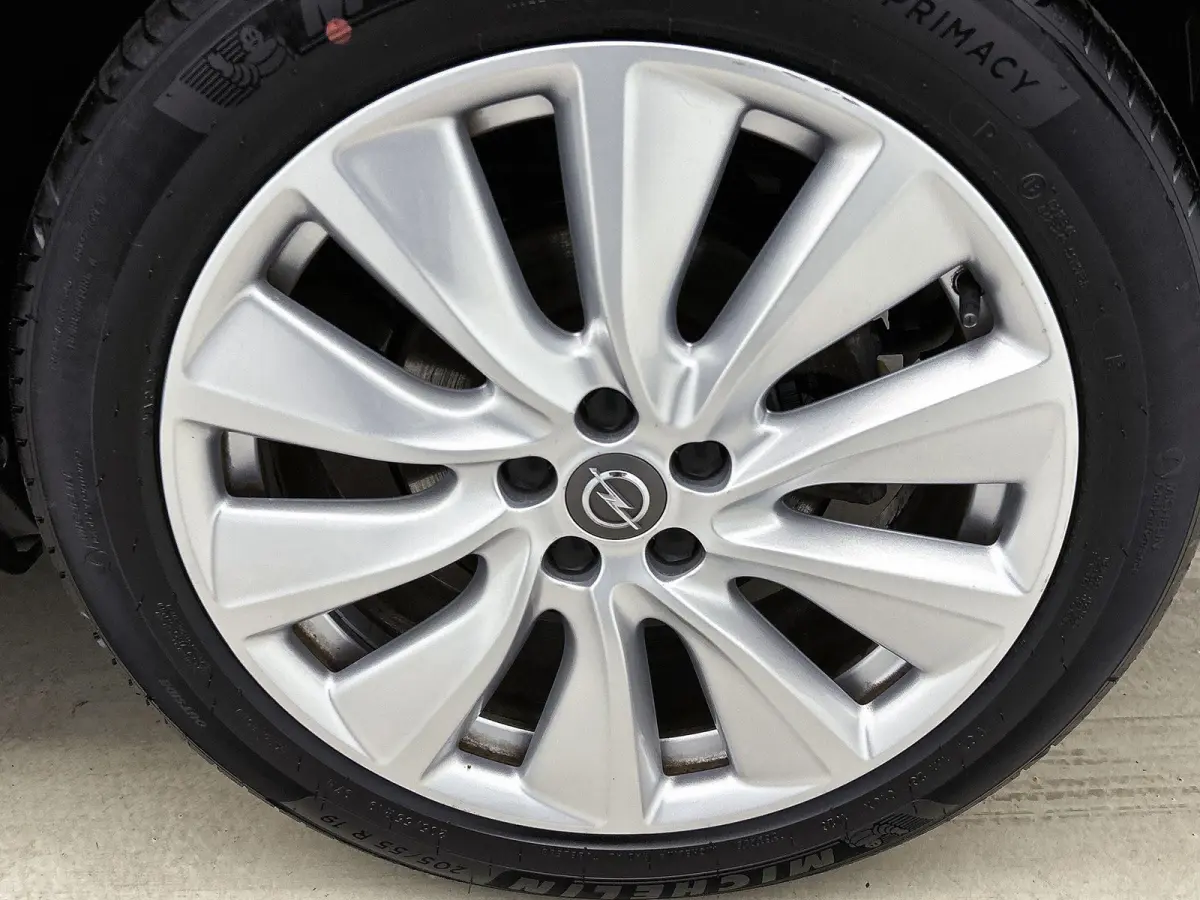 1.6 300pk Hybrid4 Innovation Automaat | Elektrische Achterklep | AGR-Bestuurdersstoel | Navigatie | Climate Control | Cruise Control | Camera | Dodehoekdetectie | Apple Carplay/Android Auto 