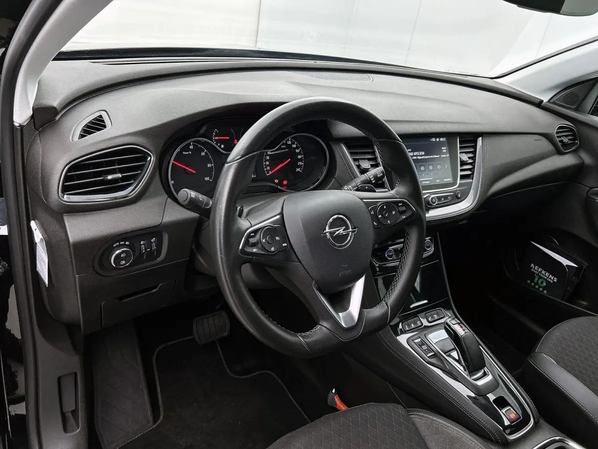 1.6 300pk Hybrid4 Innovation Automaat | Elektrische Achterklep | AGR-Bestuurdersstoel | Navigatie | Climate Control | Cruise Control | Camera | Dodehoekdetectie | Apple Carplay/Android Auto 