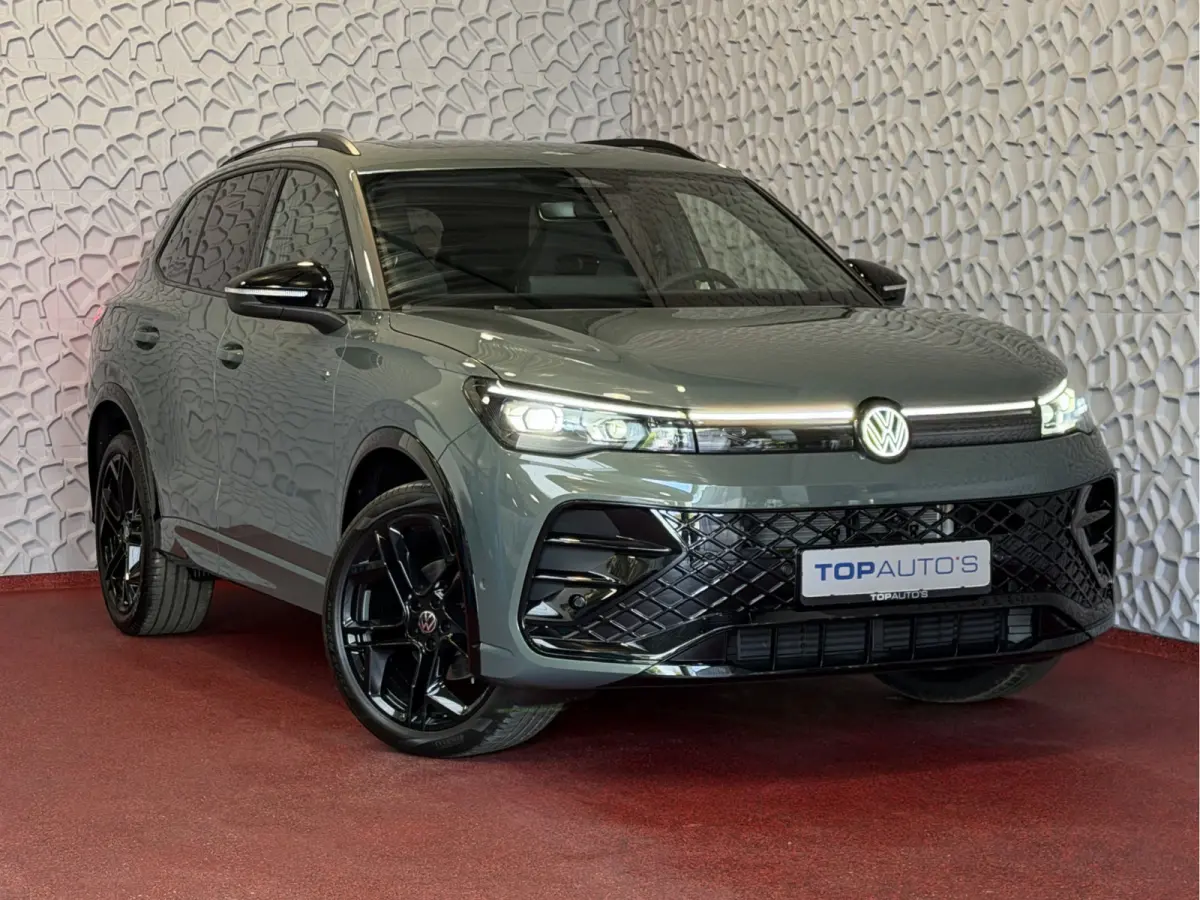1.5 eTSI 150PK ZNDR STEKKER DSG R-Line Black Style | Panorama | HUD | Trekhaak | 360° Camera | Nieuw