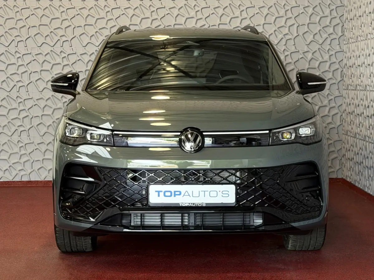 1.5 eTSI 150PK ZNDR STEKKER DSG R-Line Black Style | Panorama | HUD | Trekhaak | 360° Camera | Nieuw