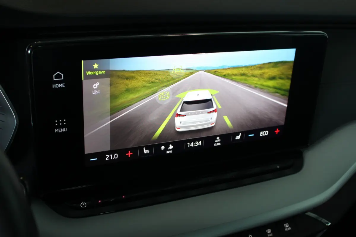 1.4 TSI iV PHEV Business Edition Trekhaak | Carplay | Stoelverw. | Camera | Navi | Bluetooth | 18” LMV | PDC V+A