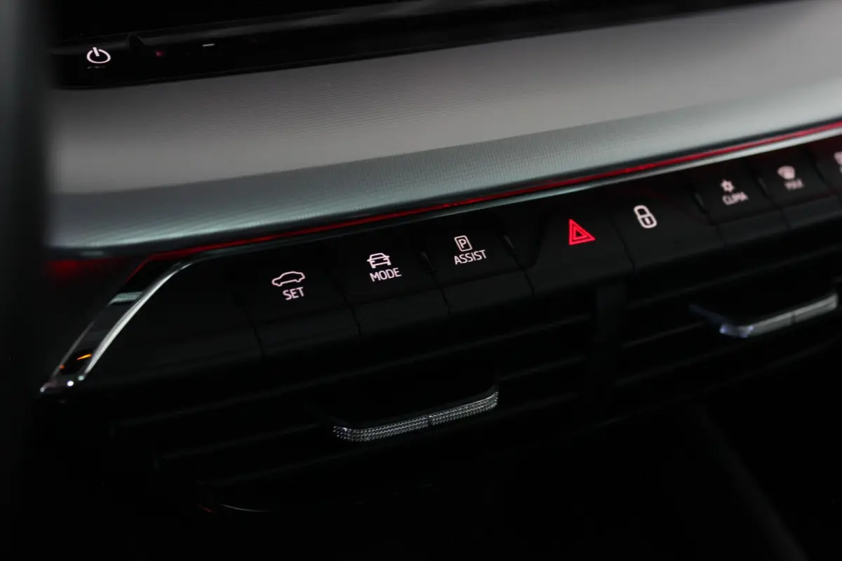 1.4 TSI iV PHEV Business Edition Trekhaak | Carplay | Stoelverw. | Camera | Navi | Bluetooth | 18” LMV | PDC V+A
