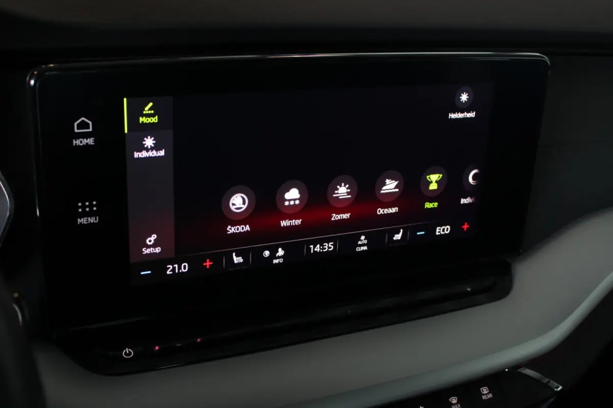 1.4 TSI iV PHEV Business Edition Trekhaak | Carplay | Stoelverw. | Camera | Navi | Bluetooth | 18” LMV | PDC V+A