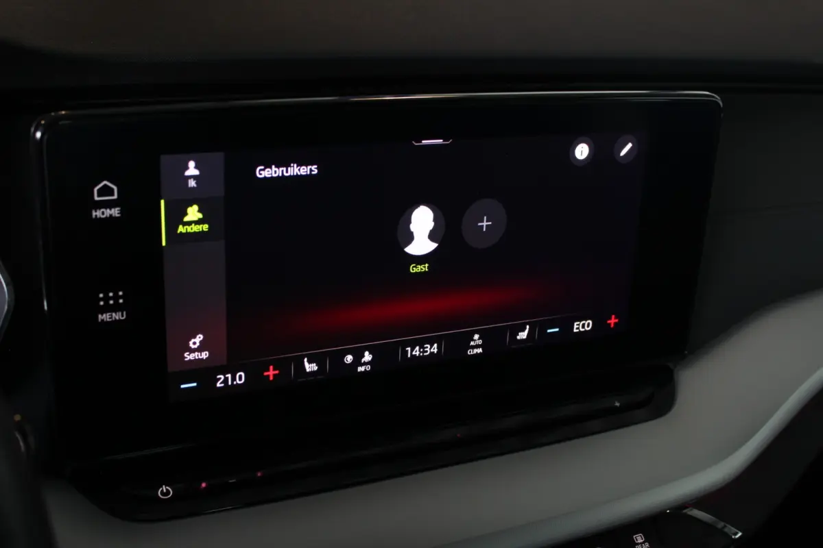 1.4 TSI iV PHEV Business Edition Trekhaak | Carplay | Stoelverw. | Camera | Navi | Bluetooth | 18” LMV | PDC V+A