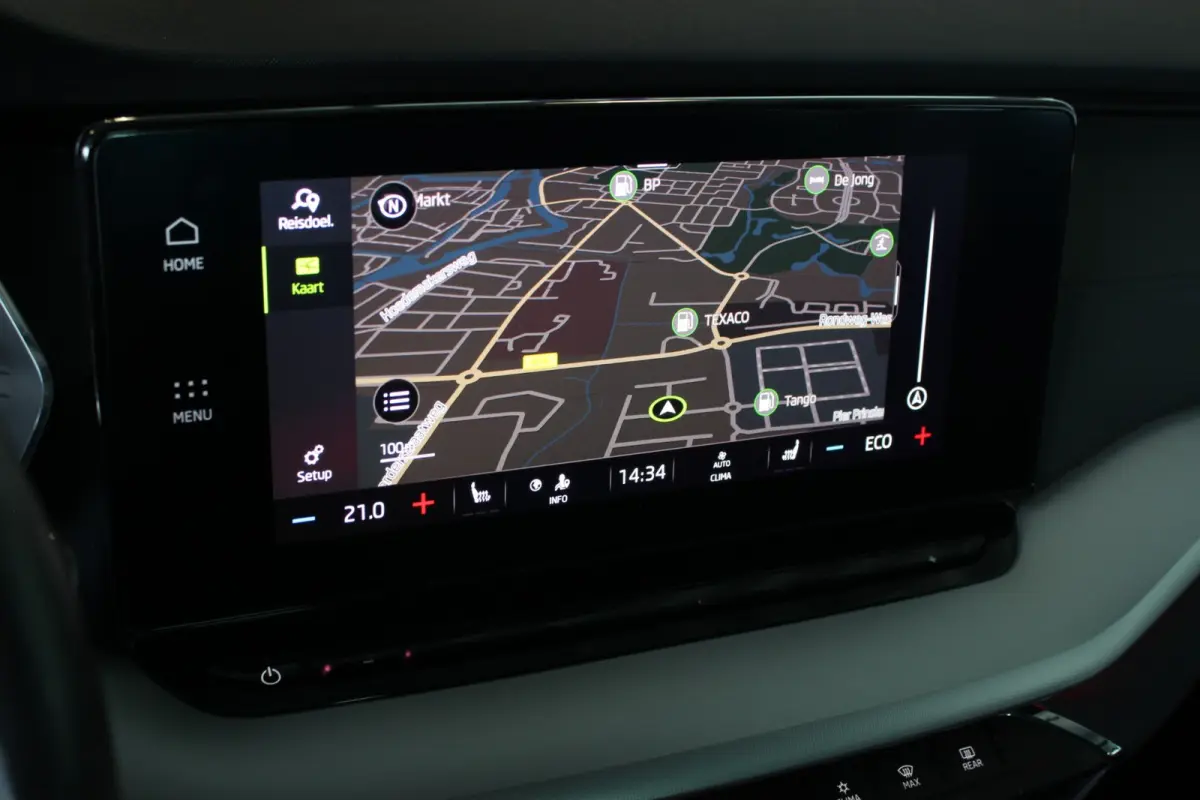 1.4 TSI iV PHEV Business Edition Trekhaak | Carplay | Stoelverw. | Camera | Navi | Bluetooth | 18” LMV | PDC V+A