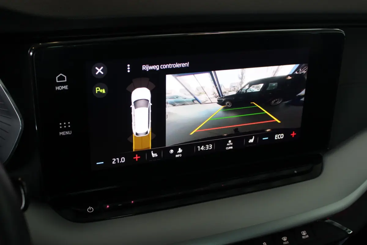 1.4 TSI iV PHEV Business Edition Trekhaak | Carplay | Stoelverw. | Camera | Navi | Bluetooth | 18” LMV | PDC V+A