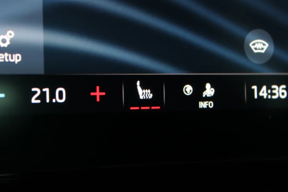1.4 TSI iV PHEV Business Edition Trekhaak | Carplay | Stoelverw. | Camera | Navi | Bluetooth | 18” LMV | PDC V+A
