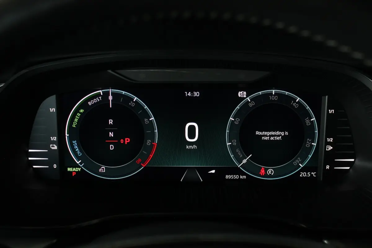 1.4 TSI iV PHEV Business Edition Trekhaak | Carplay | Stoelverw. | Camera | Navi | Bluetooth | 18” LMV | PDC V+A