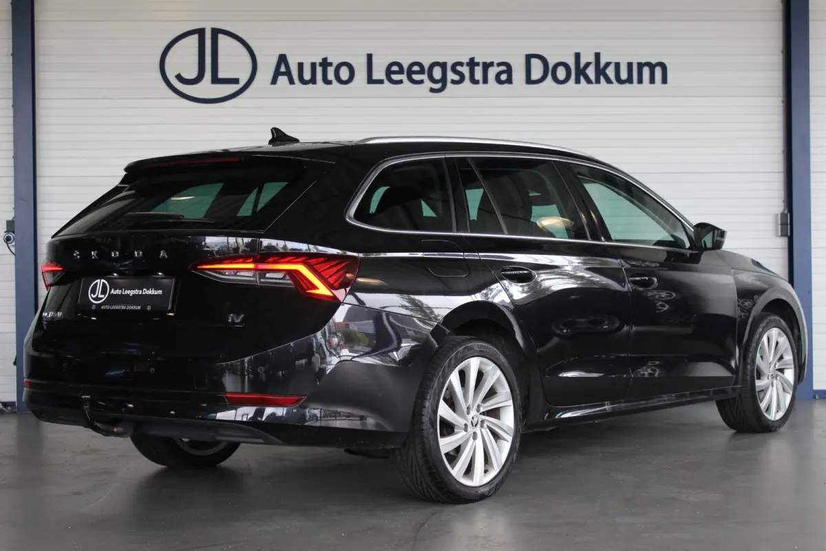 1.4 TSI iV PHEV Business Edition Trekhaak | Carplay | Stoelverw. | Camera | Navi | Bluetooth | 18” LMV | PDC V+A