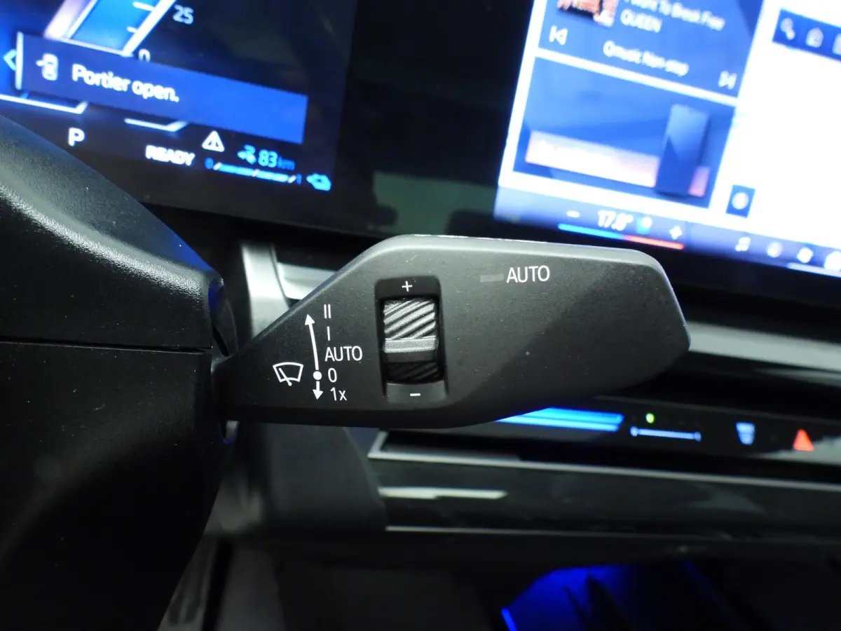 530e | M-Sportpakket | LED | HUD | SOH 98% | Active cruise | Panoramadak | Comfortzetels | DAB | Harman-kardon sound | Alu 21 inch