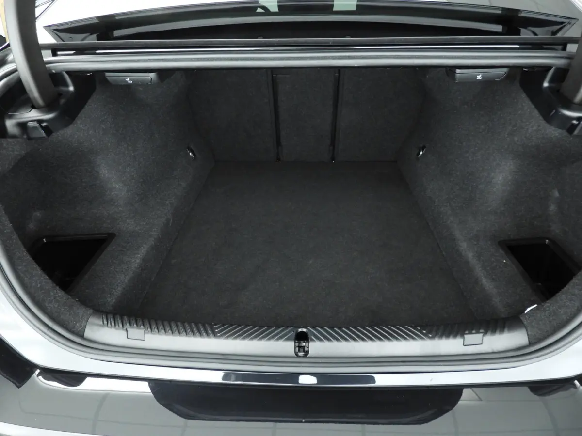 530e | M-Sportpakket | LED | HUD | SOH 98% | Active cruise | Panoramadak | Comfortzetels | DAB | Harman-kardon sound | Alu 21 inch