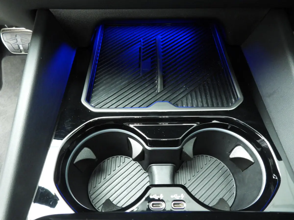 530e | M-Sportpakket | LED | HUD | SOH 98% | Active cruise | Panoramadak | Comfortzetels | DAB | Harman-kardon sound | Alu 21 inch
