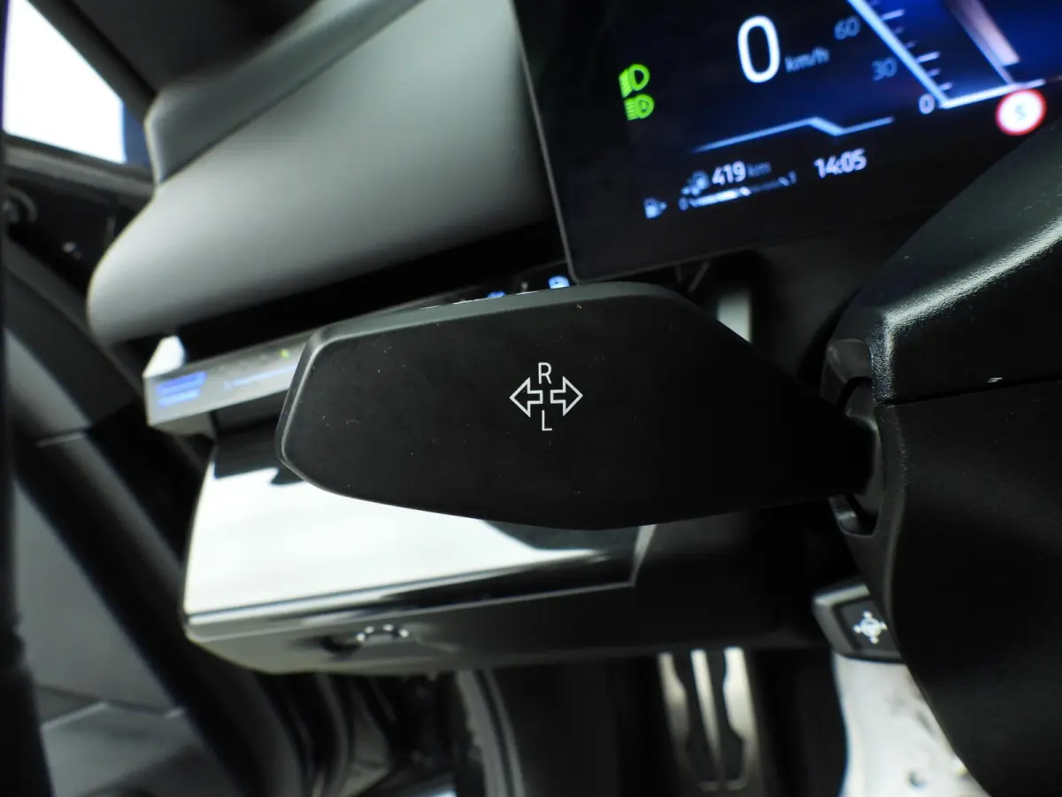 530e | M-Sportpakket | LED | HUD | SOH 98% | Active cruise | Panoramadak | Comfortzetels | DAB | Harman-kardon sound | Alu 21 inch