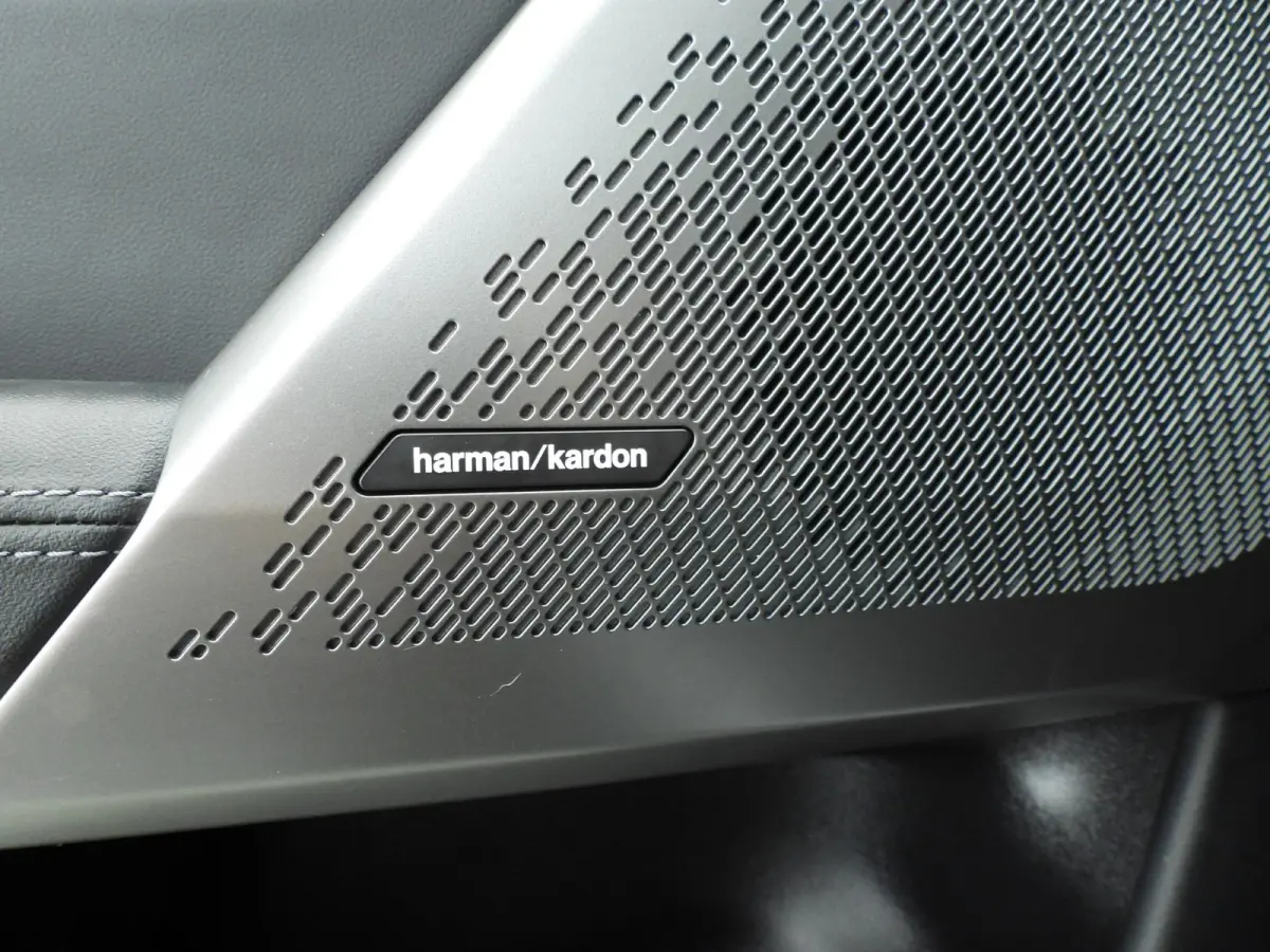 530e | M-Sportpakket | LED | HUD | SOH 98% | Active cruise | Panoramadak | Comfortzetels | DAB | Harman-kardon sound | Alu 21 inch