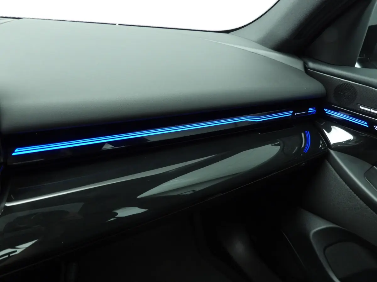 530e | M-Sportpakket | LED | HUD | SOH 98% | Active cruise | Panoramadak | Comfortzetels | DAB | Harman-kardon sound | Alu 21 inch
