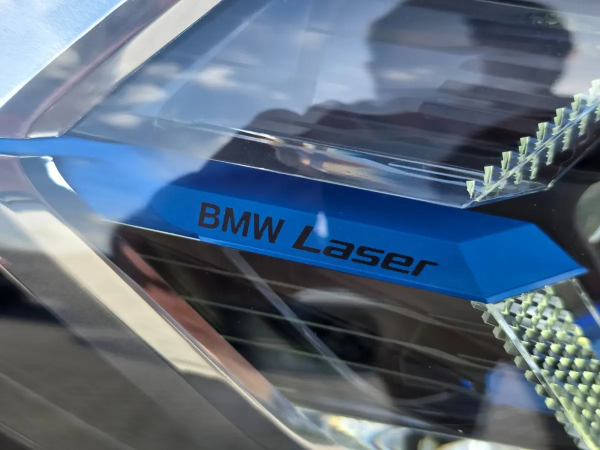 XDrive30e Business Edition Plus | LEDER | TREKHAAK | 20 INCH | LASER | STOELVERWARMING | CAMERA
