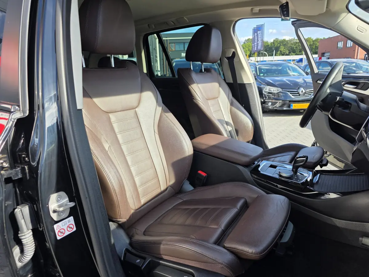 XDrive30e Business Edition Plus | LEDER | TREKHAAK | 20 INCH | LASER | STOELVERWARMING | CAMERA