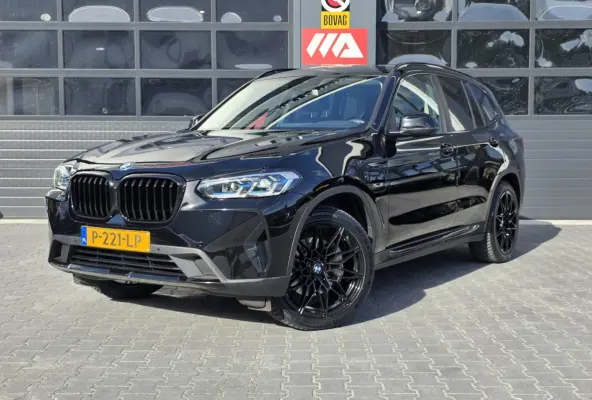 XDrive30e Business Edition Plus | LEDER | TREKHAAK | 20 INCH | LASER | STOELVERWARMING | CAMERA
