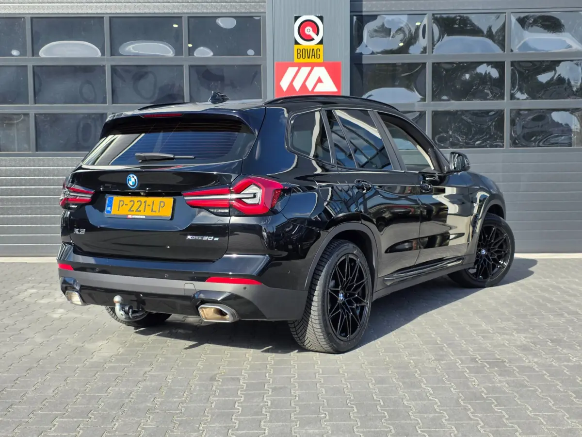 XDrive30e Business Edition Plus | LEDER | TREKHAAK | 20 INCH | LASER | STOELVERWARMING | CAMERA