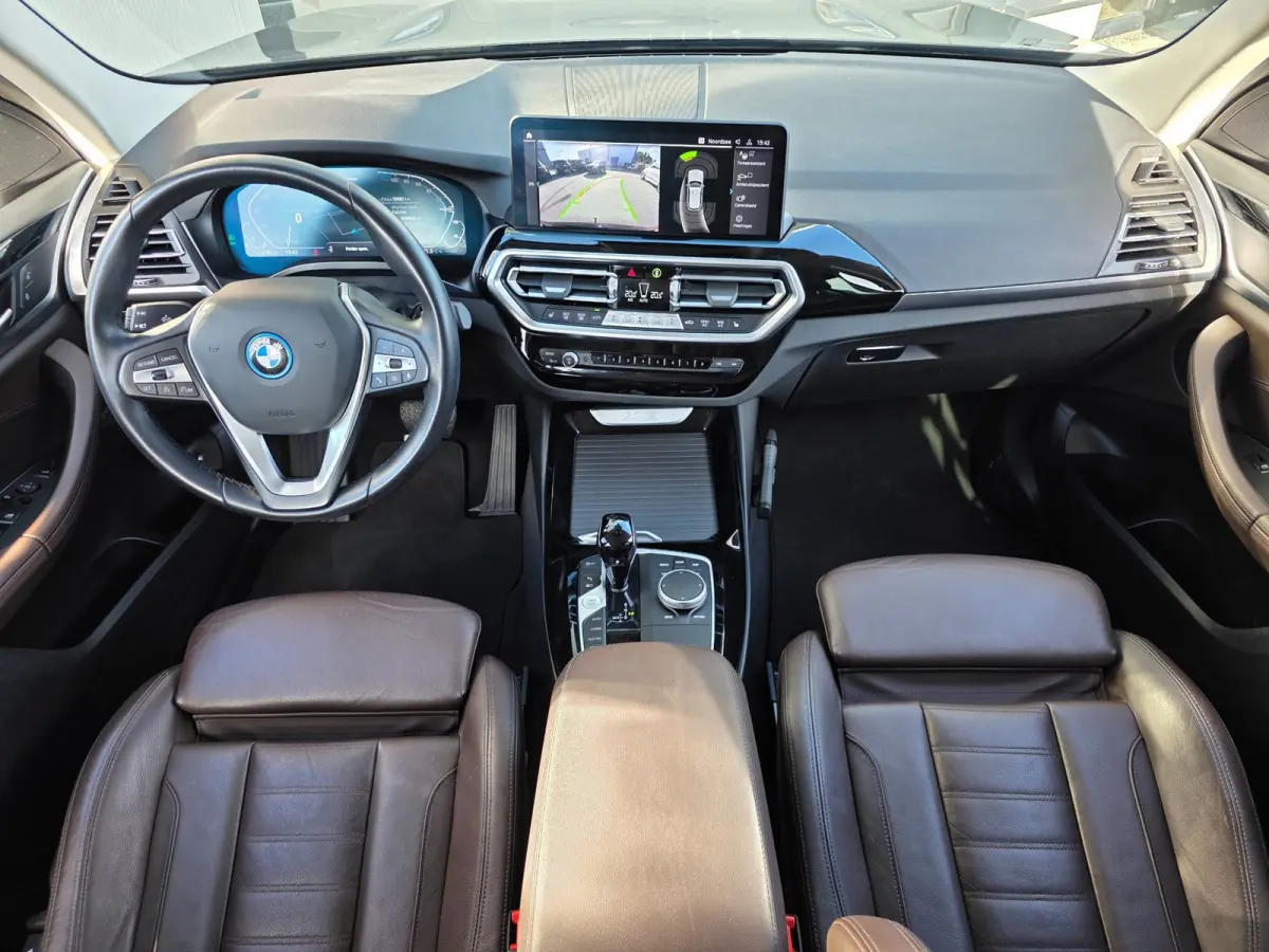 XDrive30e Business Edition Plus | LEDER | TREKHAAK | 20 INCH | LASER | STOELVERWARMING | CAMERA