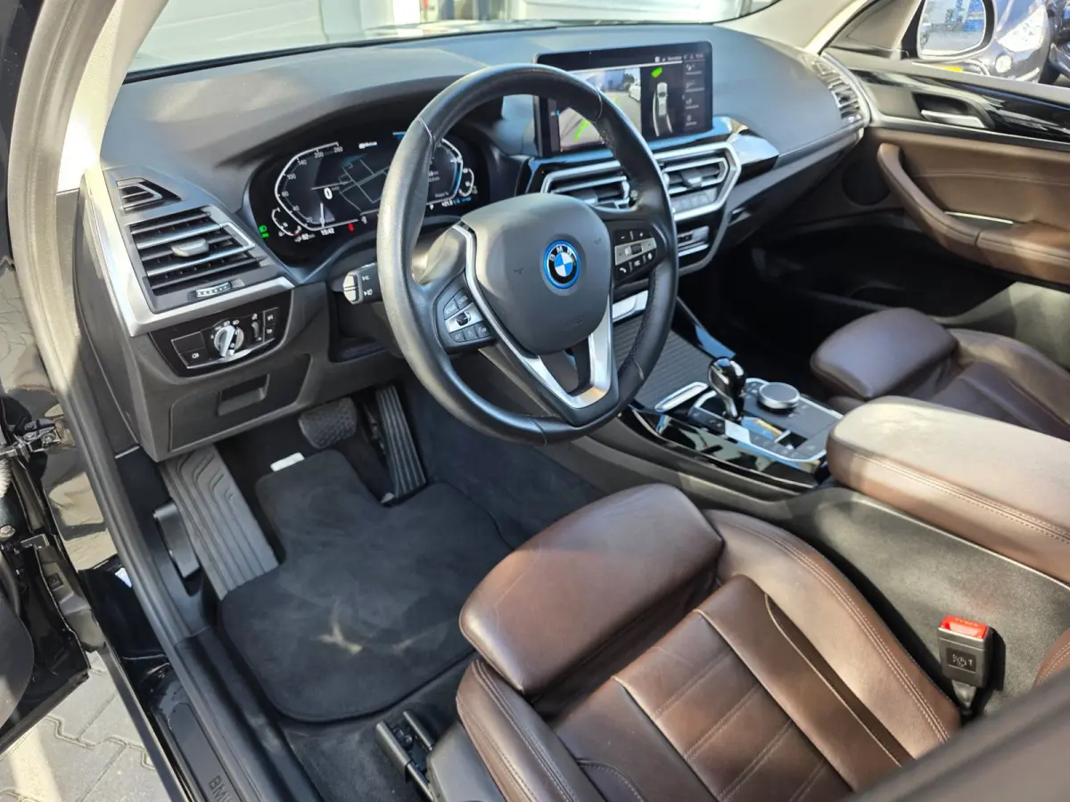 XDrive30e Business Edition Plus | LEDER | TREKHAAK | 20 INCH | LASER | STOELVERWARMING | CAMERA