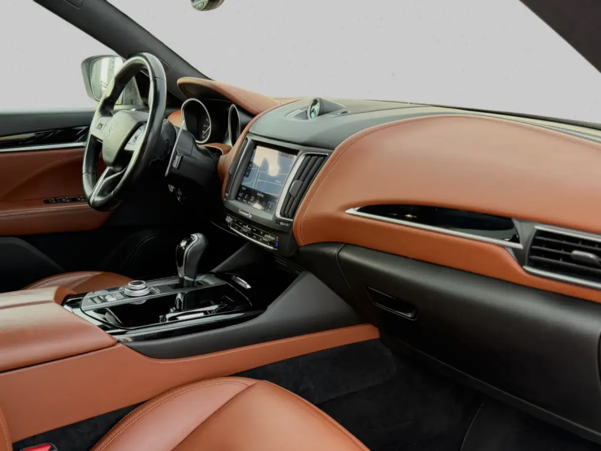 3.0 V6 S AWD GranLusso (Goed OndH, Panorama, Vol Leder, 360 Camera, StoelV, Navi, Sport uitlaat, LuchtVering,Etc)