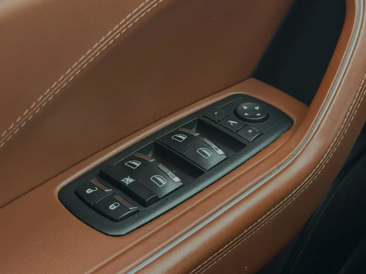 3.0 V6 S AWD GranLusso (Goed OndH, Panorama, Vol Leder, 360 Camera, StoelV, Navi, Sport uitlaat, LuchtVering,Etc)