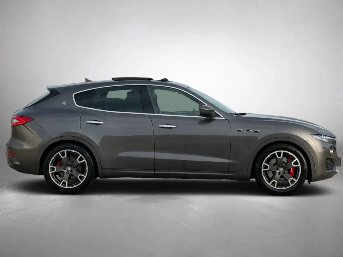 3.0 V6 S AWD GranLusso (Goed OndH, Panorama, Vol Leder, 360 Camera, StoelV, Navi, Sport uitlaat, LuchtVering,Etc)