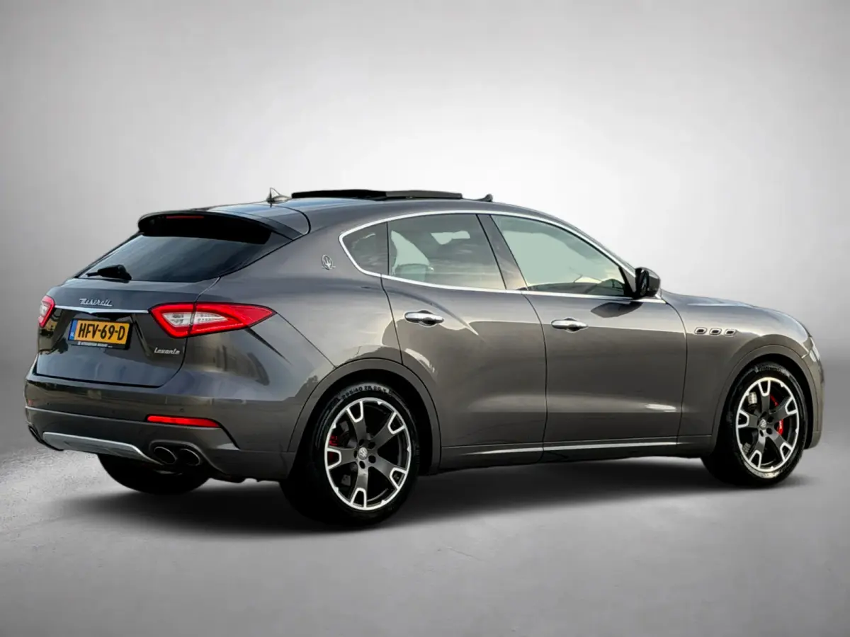 3.0 V6 S AWD GranLusso (Goed OndH, Panorama, Vol Leder, 360 Camera, StoelV, Navi, Sport uitlaat, LuchtVering,Etc)