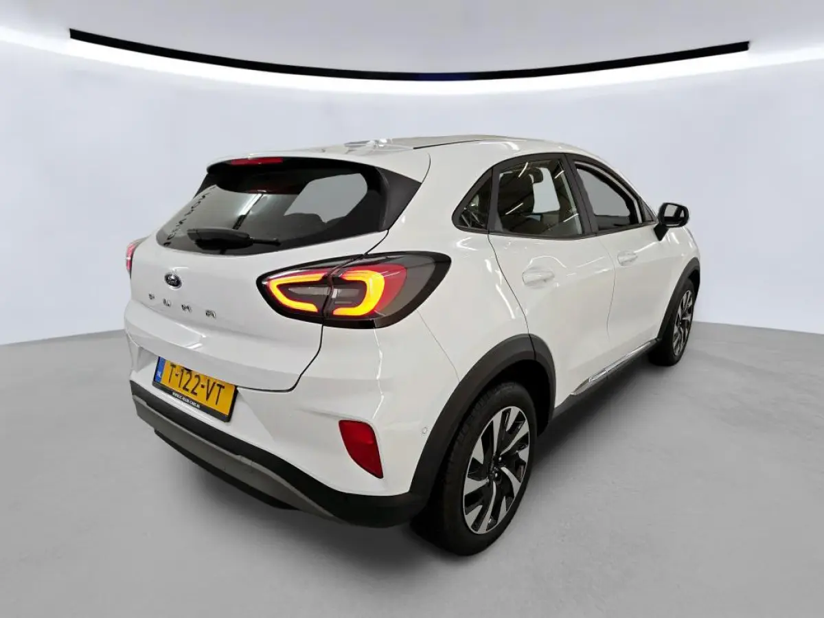 1.0 EcoBoost Titanium | Apple Carplay/Android Auto | Camera | Parkeersensoren | Park Assist | | Achteruitrijcamera | Apple Carplay/Android Auto|telefoonintegratie premium | Navigatiesysteem 
