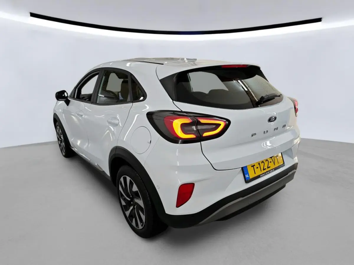 1.0 EcoBoost Titanium | Apple Carplay/Android Auto | Camera | Parkeersensoren | Park Assist | | Achteruitrijcamera | Apple Carplay/Android Auto|telefoonintegratie premium | Navigatiesysteem 