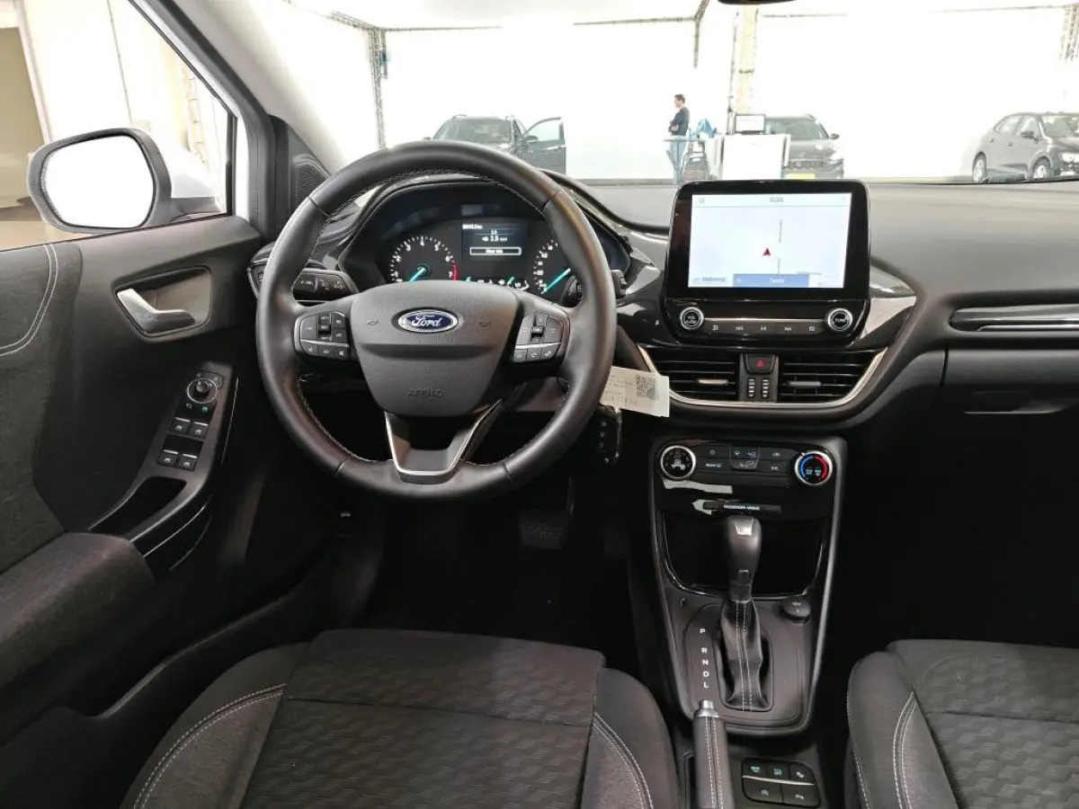 1.0 EcoBoost Titanium | Apple Carplay/Android Auto | Camera | Parkeersensoren | Park Assist | | Achteruitrijcamera | Apple Carplay/Android Auto|telefoonintegratie premium | Navigatiesysteem 