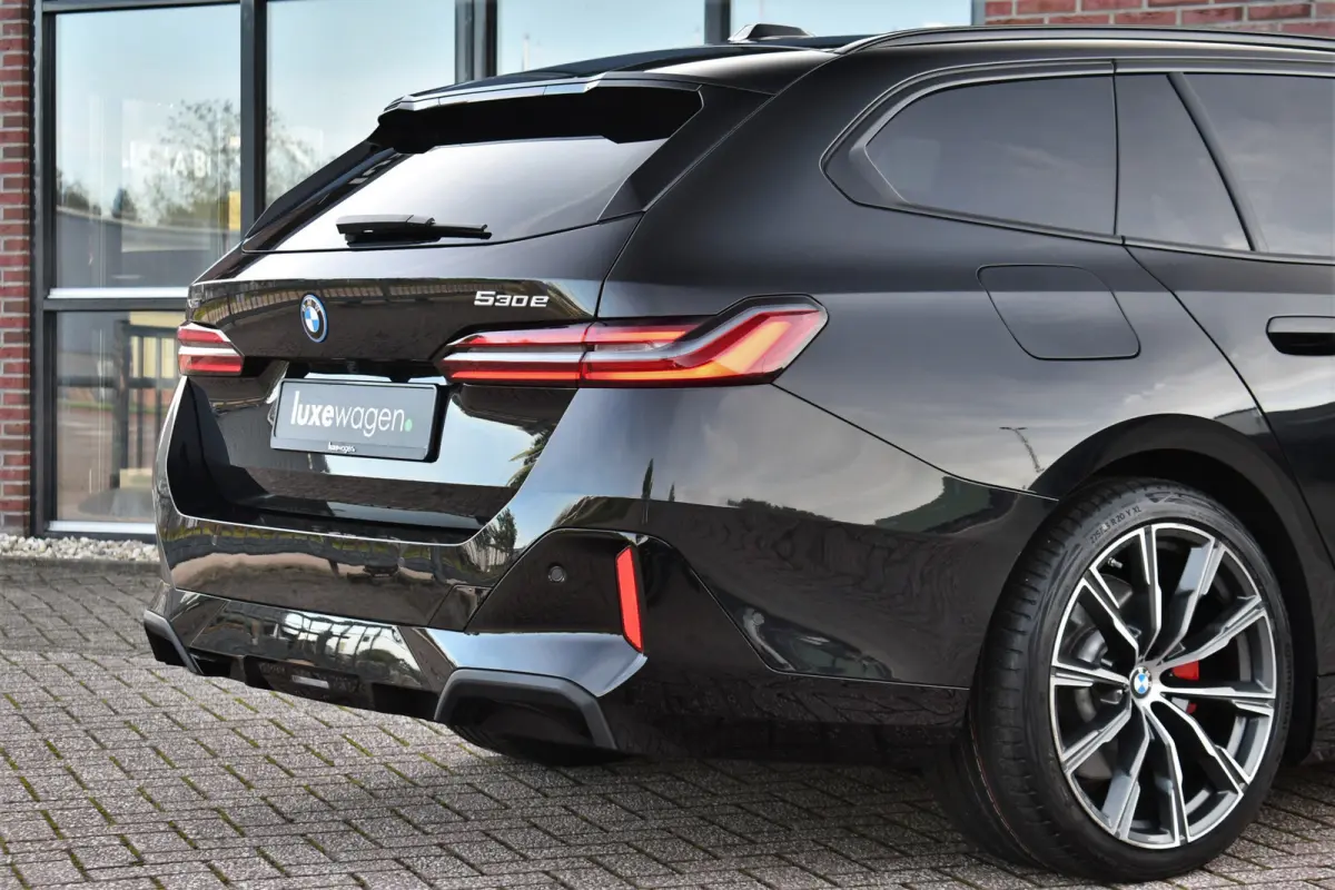 530e xDrive M-Sport Pro Pano Trekh 360 HUD H/K 20inch