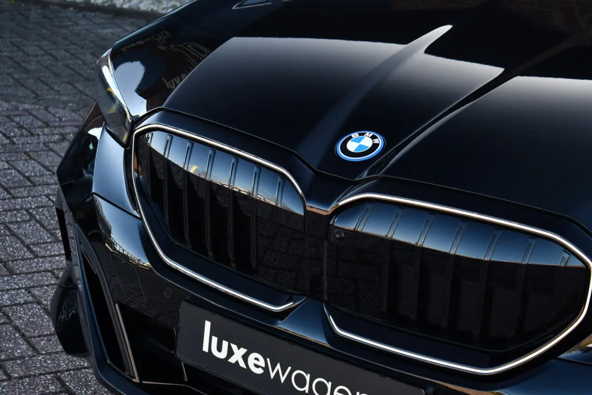 530e xDrive M-Sport Pro Pano Trekh 360 HUD H/K 20inch