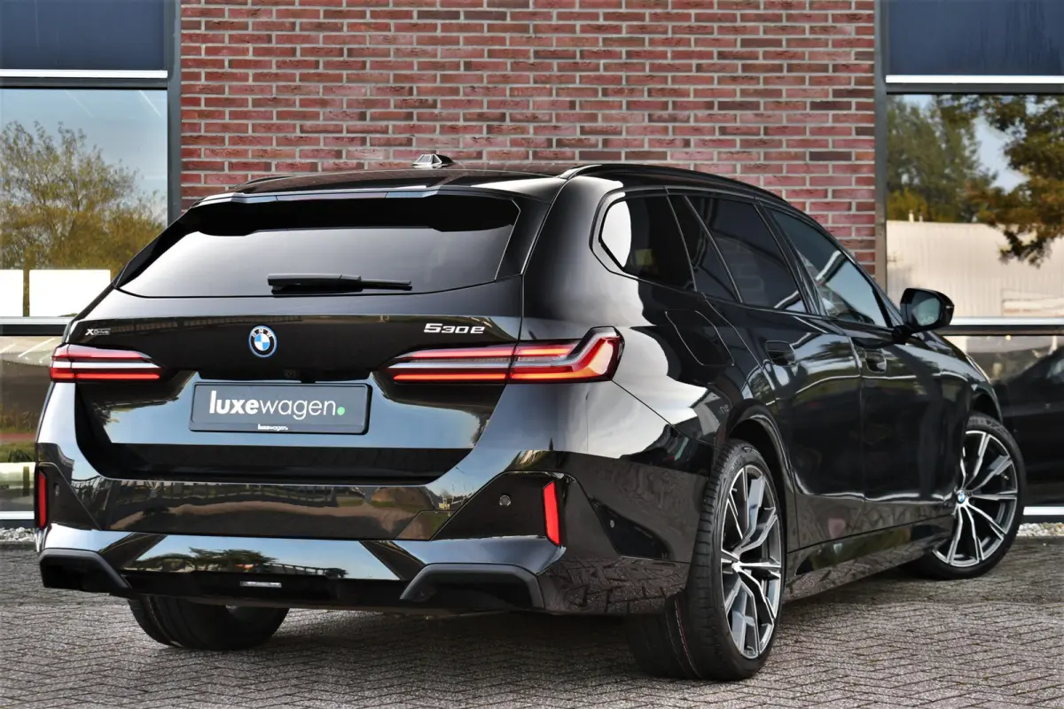 530e xDrive M-Sport Pro Pano Trekh 360 HUD H/K 20inch