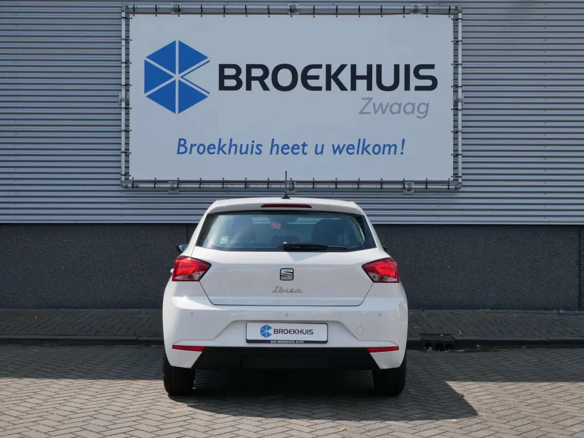 Style | Automatisch dimmende binnenspiegel | Buitenspiegels elektrisch verstelbaar | Koplampverlichting LED