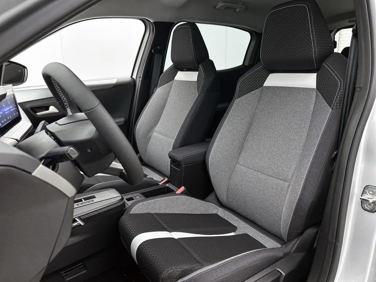 1.2 145pk Hybrid GS 7p. Automaat | Dakrails | Navigatie | Climate Control | Cruise Control | Achteruitrijcamera | LED | 17" Lichtmetalen Velgen | Dodehoekdetectie | Verwarmbare Voorstoelen/S