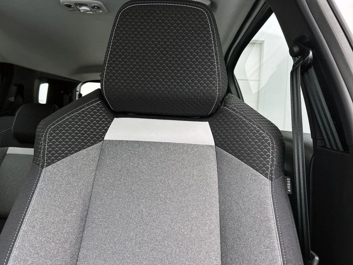 1.2 145pk Hybrid GS 7p. Automaat | Dakrails | Navigatie | Climate Control | Cruise Control | Achteruitrijcamera | LED | 17" Lichtmetalen Velgen | Dodehoekdetectie | Verwarmbare Voorstoelen/S