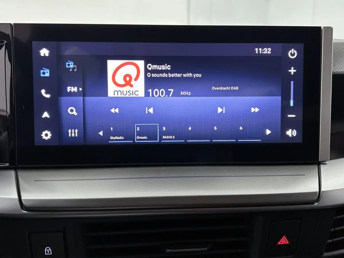 1.2 145pk Hybrid GS 7p. Automaat | Dakrails | Navigatie | Climate Control | Cruise Control | Achteruitrijcamera | LED | 17" Lichtmetalen Velgen | Dodehoekdetectie | Verwarmbare Voorstoelen/S
