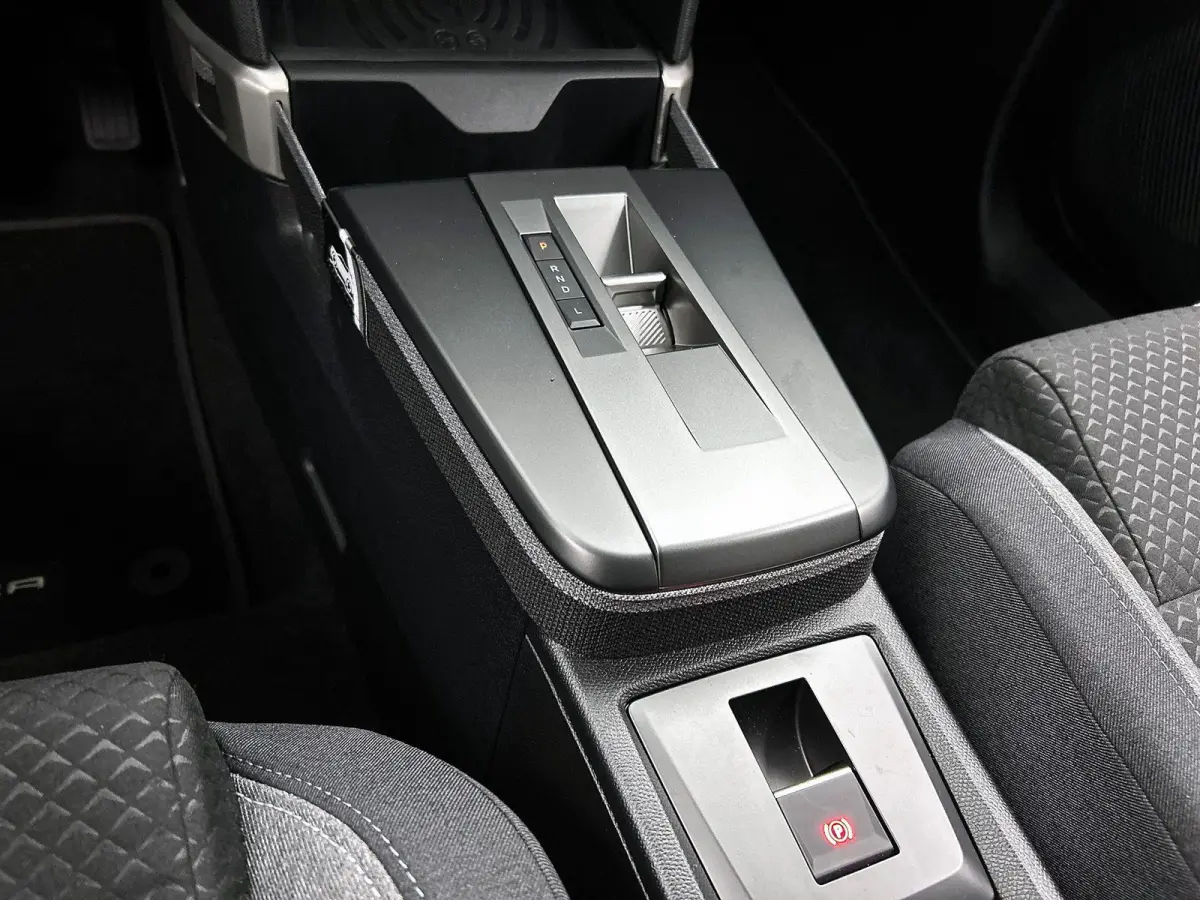 1.2 145pk Hybrid GS 7p. Automaat | Dakrails | Navigatie | Climate Control | Cruise Control | Achteruitrijcamera | LED | 17" Lichtmetalen Velgen | Dodehoekdetectie | Verwarmbare Voorstoelen/S