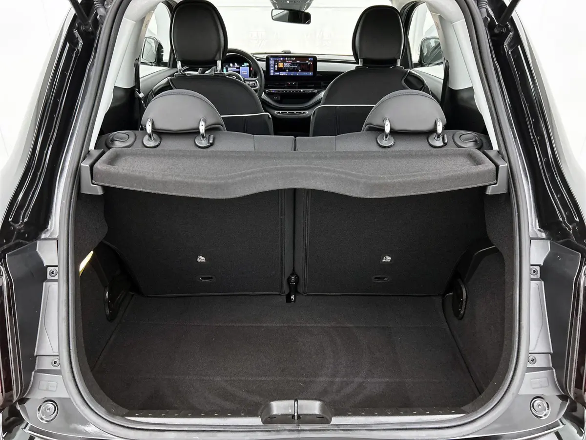 118pk Urban 42 kWh Automaat | Apple Carplay/Android Auto | Dodehoekdetectie | Camera | Climate Control | Cruise Control | Parkeersensoren Voor + Achter |