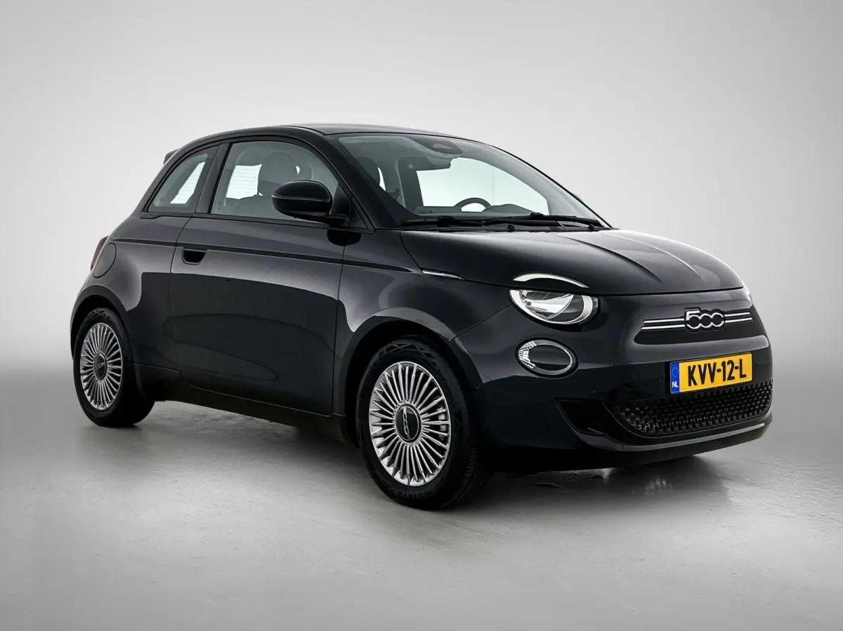 118pk Urban 42 kWh Automaat | Apple Carplay/Android Auto | Dodehoekdetectie | Camera | Climate Control | Cruise Control | Parkeersensoren Voor + Achter |