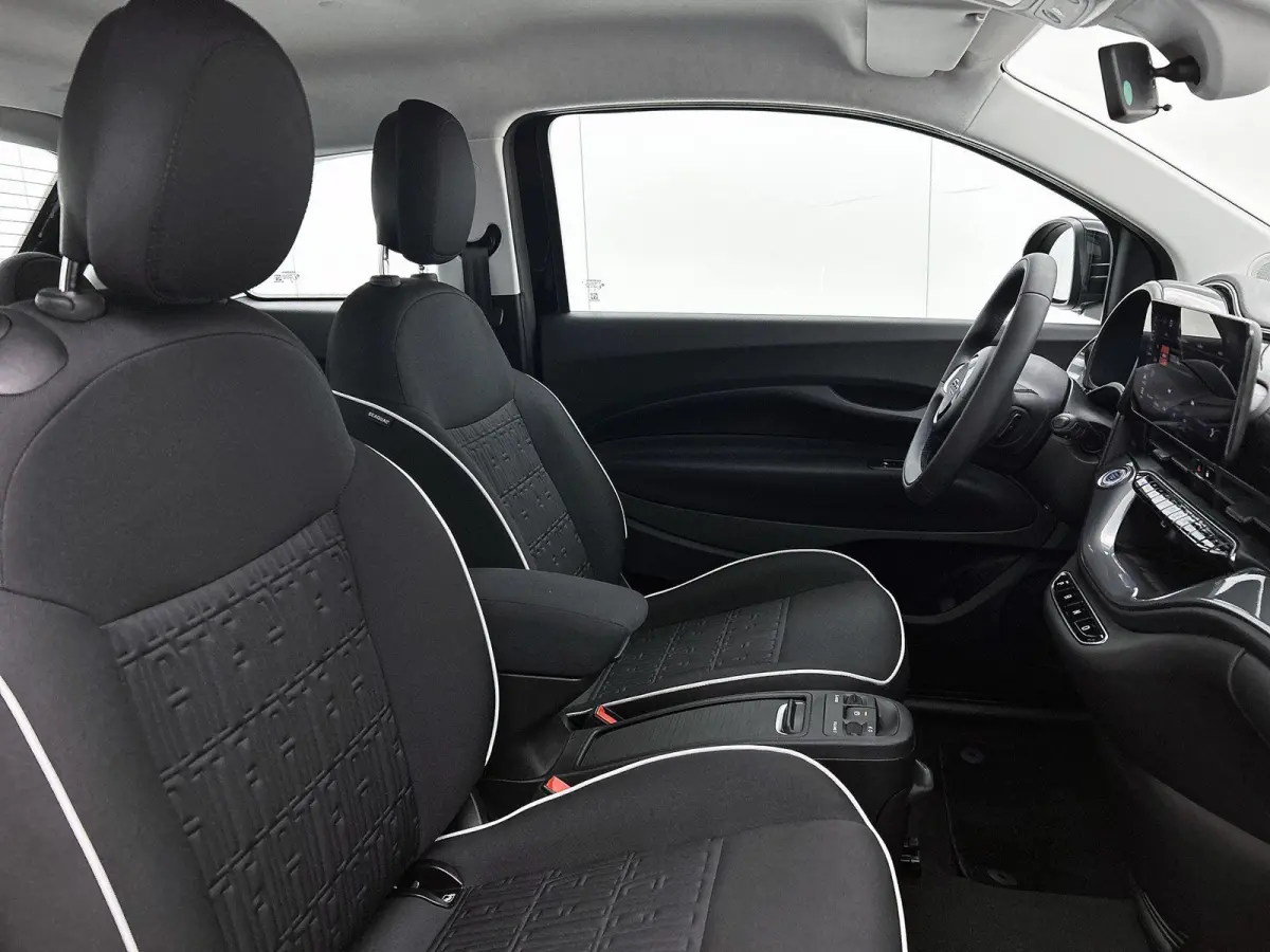 118pk Urban 42 kWh Automaat | Apple Carplay/Android Auto | Dodehoekdetectie | Camera | Climate Control | Cruise Control | Parkeersensoren Voor + Achter |