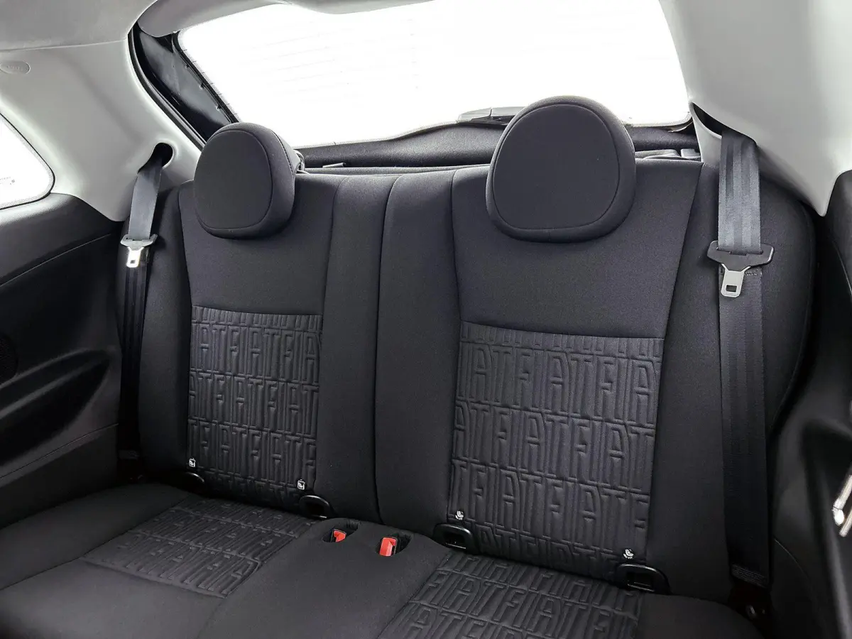 118pk Urban 42 kWh Automaat | Apple Carplay/Android Auto | Dodehoekdetectie | Camera | Climate Control | Cruise Control | Parkeersensoren Voor + Achter |