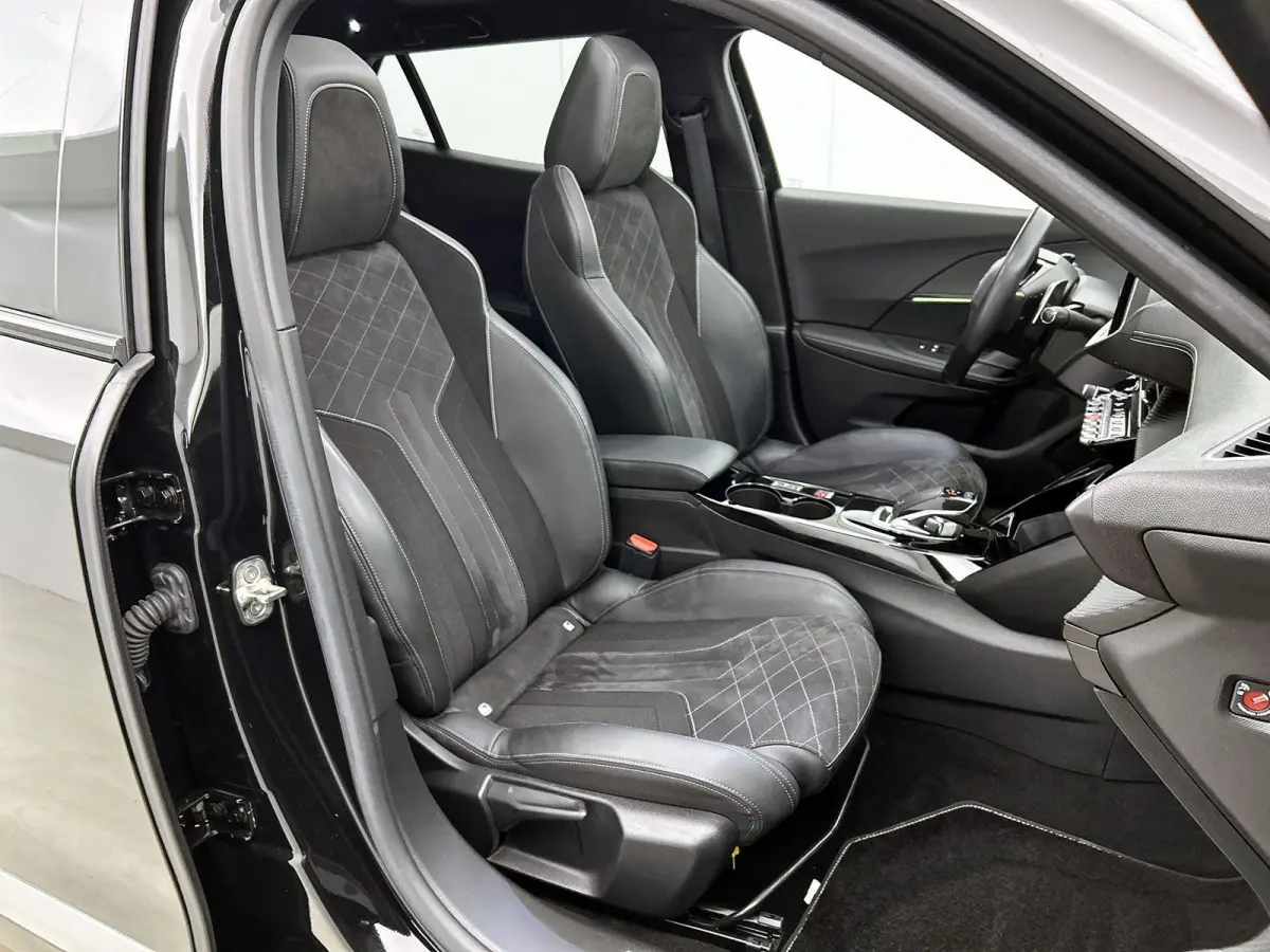 1.2 155pk GT Automaat | 1ste Eigenaar | FOCAL | Schuif-/Kanteldak | Adaptieve Cruise Control | Navigatie | Climate Control | Keyless Entry/Start | 18"LMV | Stoelverwarming | Apple Carplay/An
