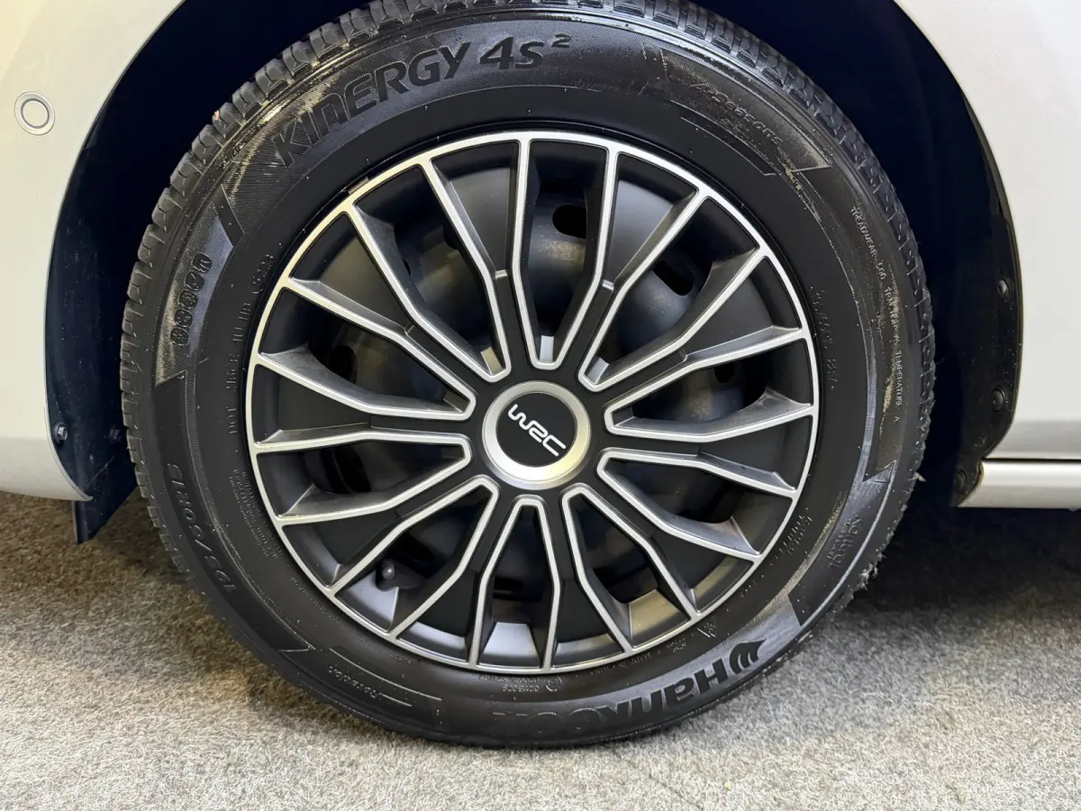 1.0 EcoBoost Titanium Navigatie, Cruise control, 4 seizoenen banden