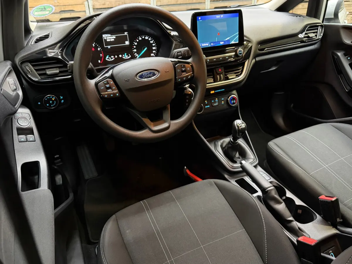 1.0 EcoBoost Titanium Navigatie, Cruise control, 4 seizoenen banden