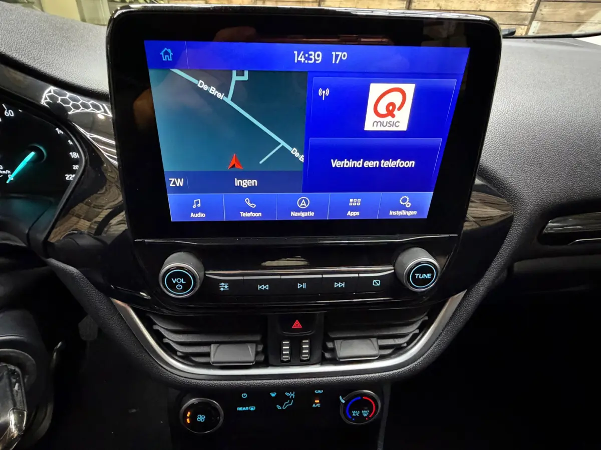 1.0 EcoBoost Titanium Navigatie, Cruise control, 4 seizoenen banden