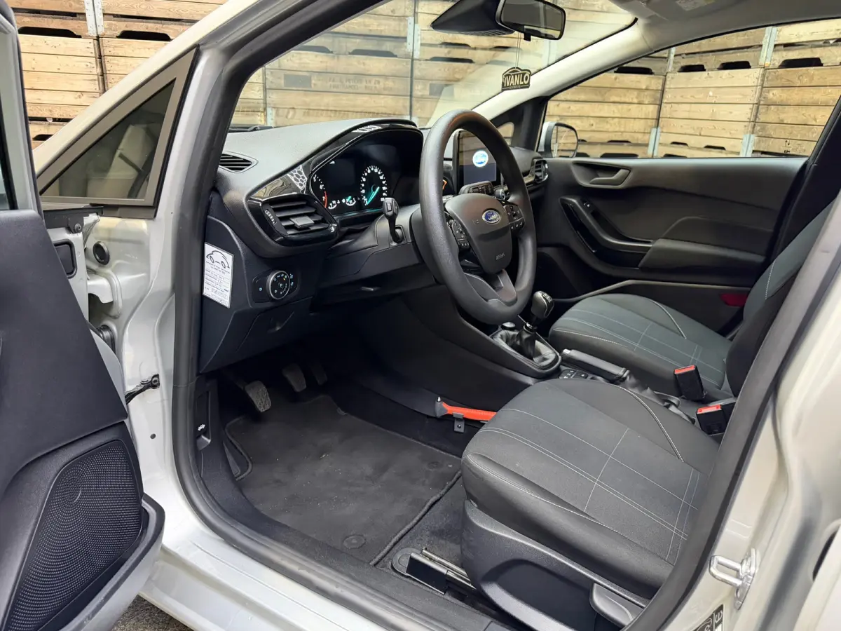 1.0 EcoBoost Titanium Navigatie, Cruise control, 4 seizoenen banden