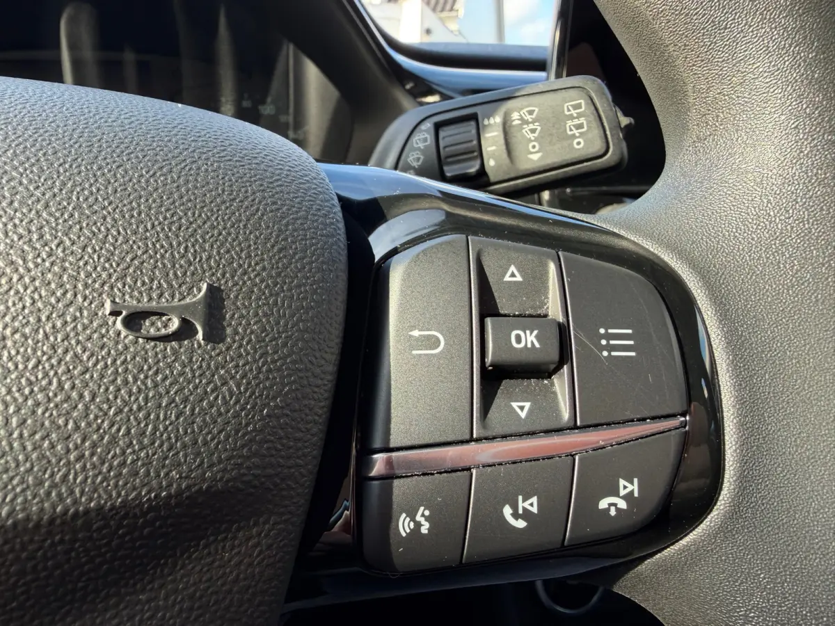 1.0 EcoBoost Titanium Navigatie, Cruise control, 4 seizoenen banden